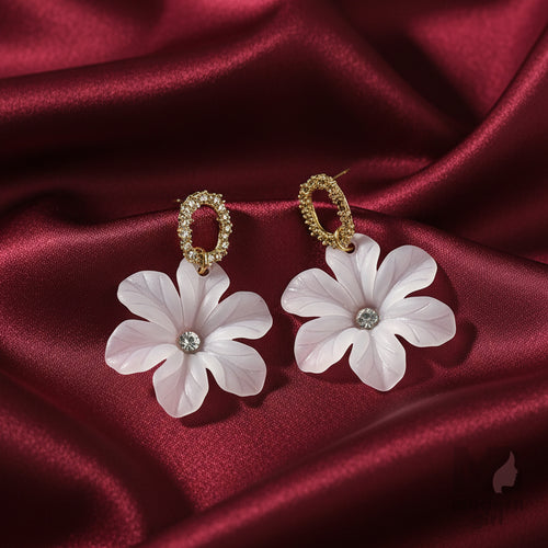 Elegant Gold Floral Drop Earrings for Women – Statement Fashion Jewelry