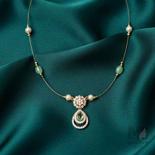 Invisible Chain Necklace with Pearls Green Stone