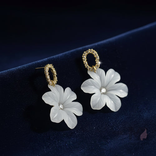 Elegant Gold Floral Drop Earrings for Women – Statement Fashion Jewelry
