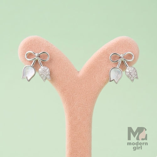 Minimal Tulip Bow Silver-Tone Stud Earrings – Elegant Daily Wear