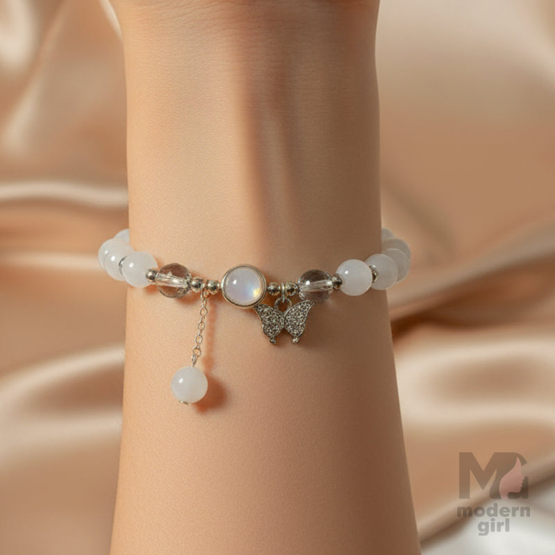 Elegant White Beaded Bracelet with Butterfly Charm – Modern Girl Jewelry