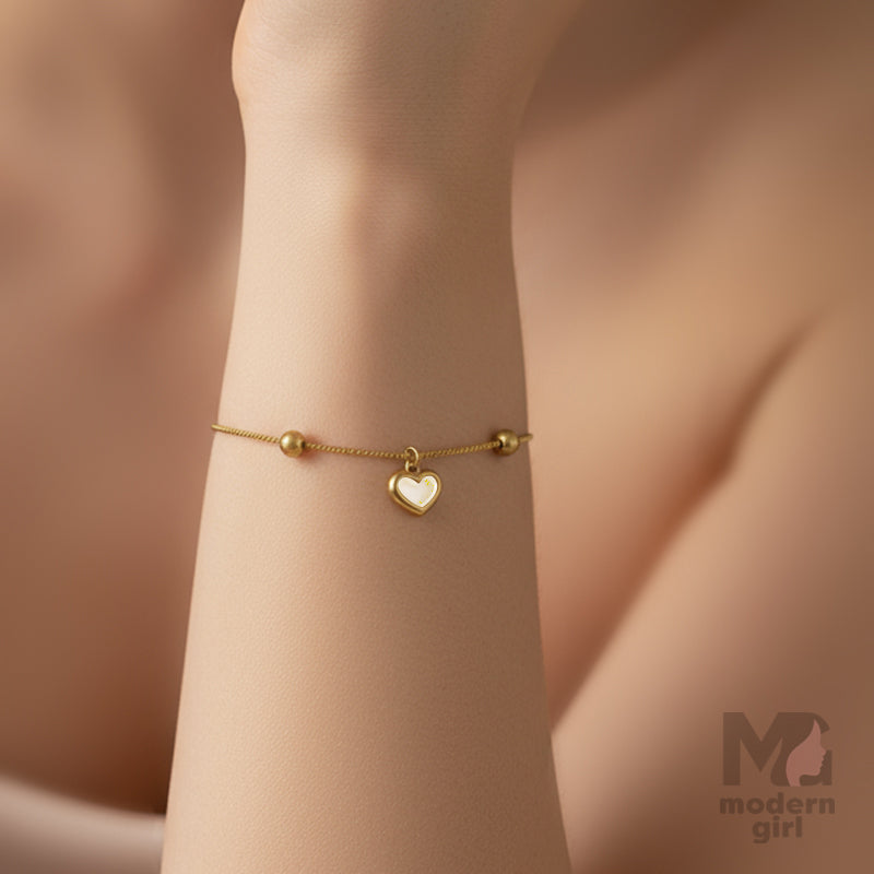 Elegant Gold Heart Charm Bracelet – Modern Girl Collection