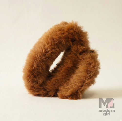 Premium Oval Fur Hair Claw Clip