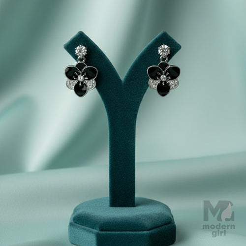 Black Petal Shine Earrings