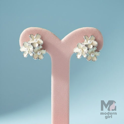 Elegant Floral Pearl Stud Earrings