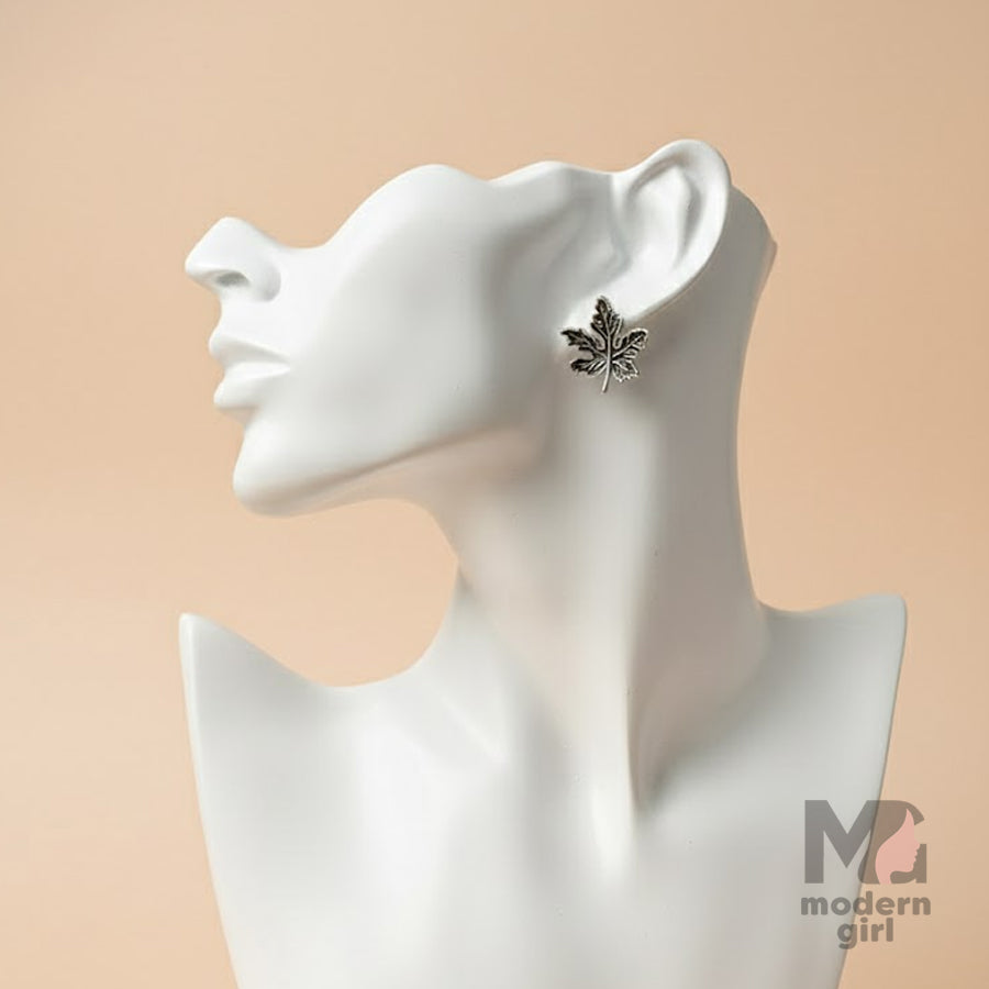 Silver Leaf Stud Earrings – Minimal Nature-Inspired Daily Wear