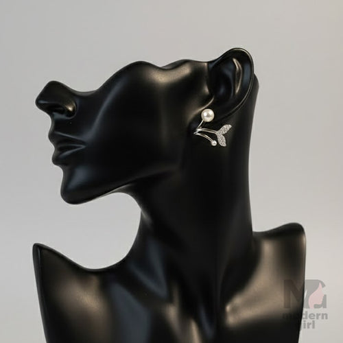 Pearl Flutter Shine Earrings