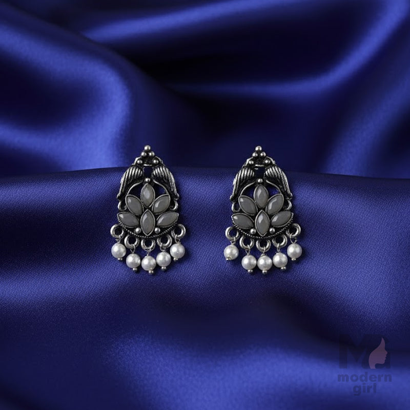 Pearl Dangler Earrings